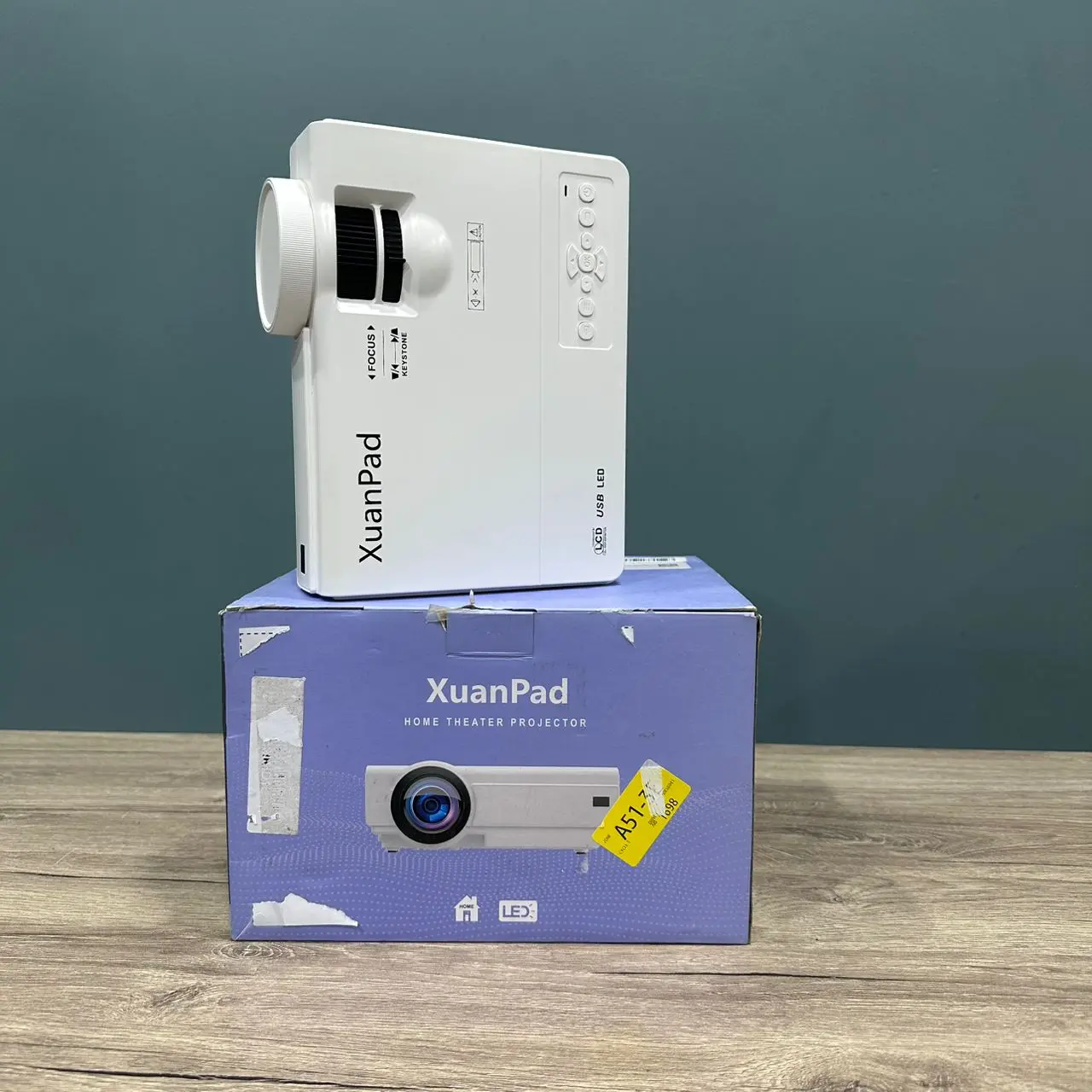 DATASHOW PROJECTEUR XUANPAD K8 WIFI BLUETOOTH 20000LUMENS ADJUSTABLE 200 POUCES WHITE BLANC FULL HD